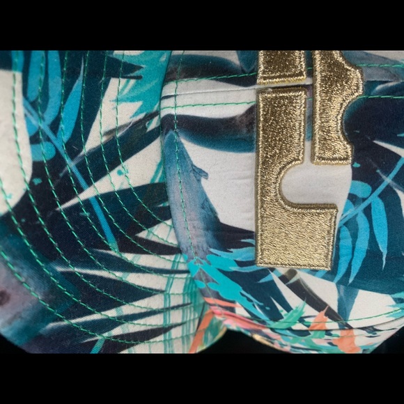 Nike Lebron James Champion Celebration Floral Snapback Cap - Picture 14 of 16